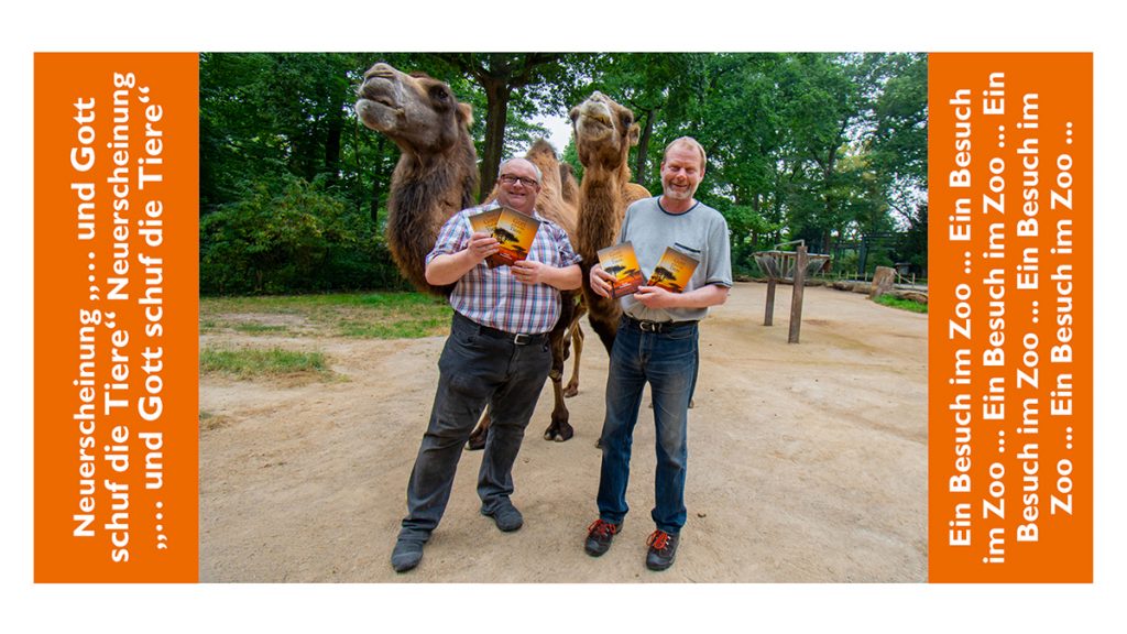 Zoodirektor Dr. Frank Brandstätter und Verleger Georg Nies im Gehege der Trampeltiere